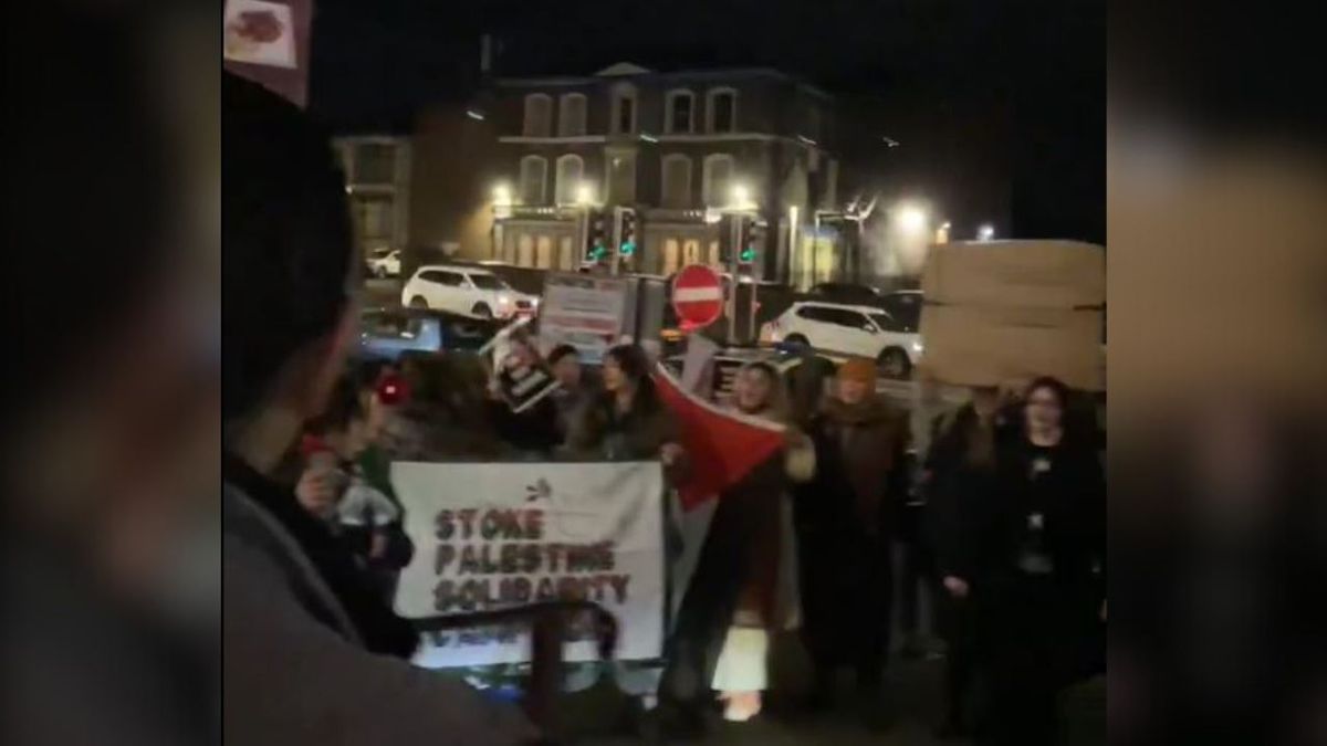 Pro-Palestine protestors disrupt Tory fund-raiser at Stoke-on-Trent restaurant - Stoke-on-Trent Live
