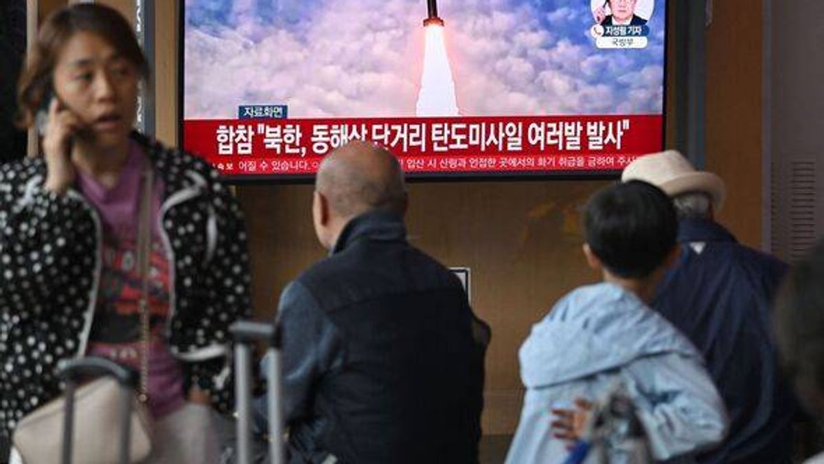 North Korea fires flurry of missiles into the Sea of Japan, South Korea says - The Mirror US