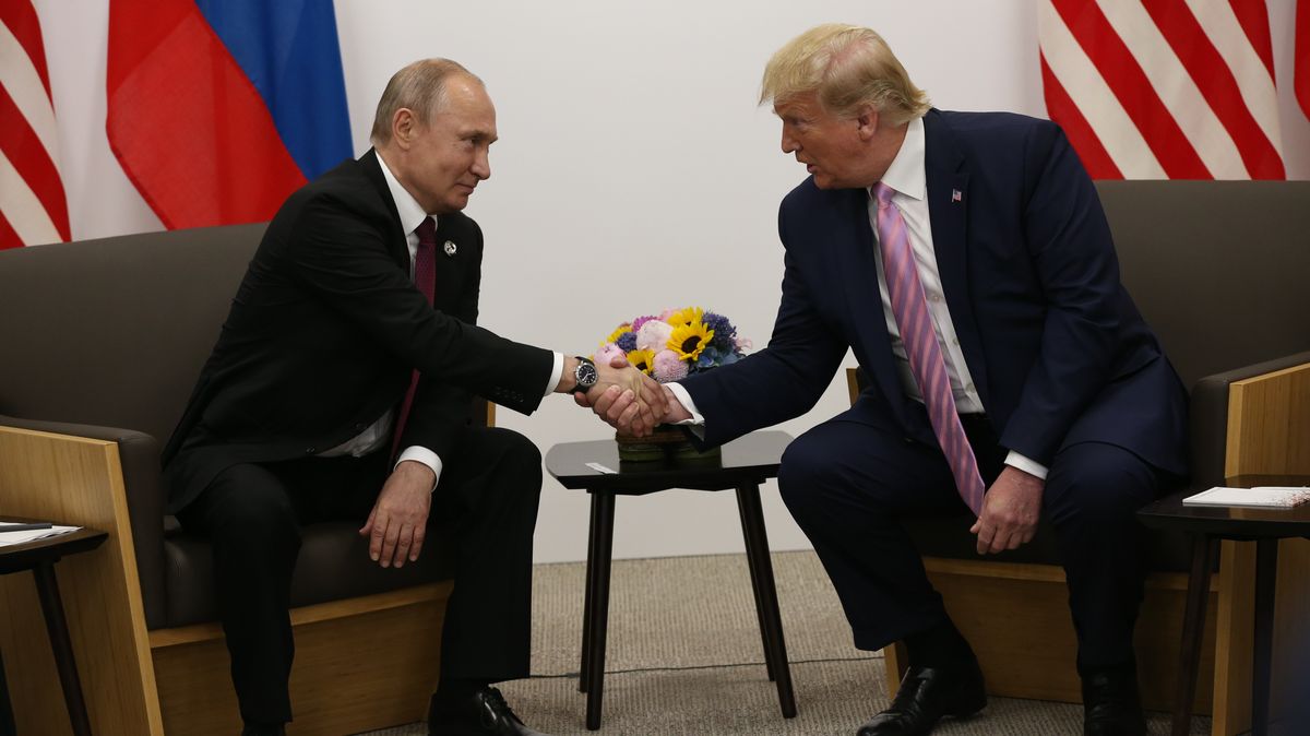 Donald Trump branded 'desperate' as he issues surprising verdict on Russia - The Mirror US