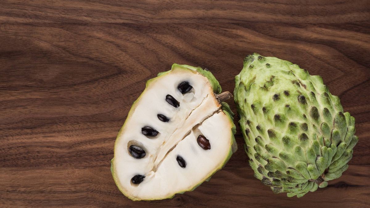 Experts name top 10 'healthiest foods' in the world as benefits hailed - The Mirror US