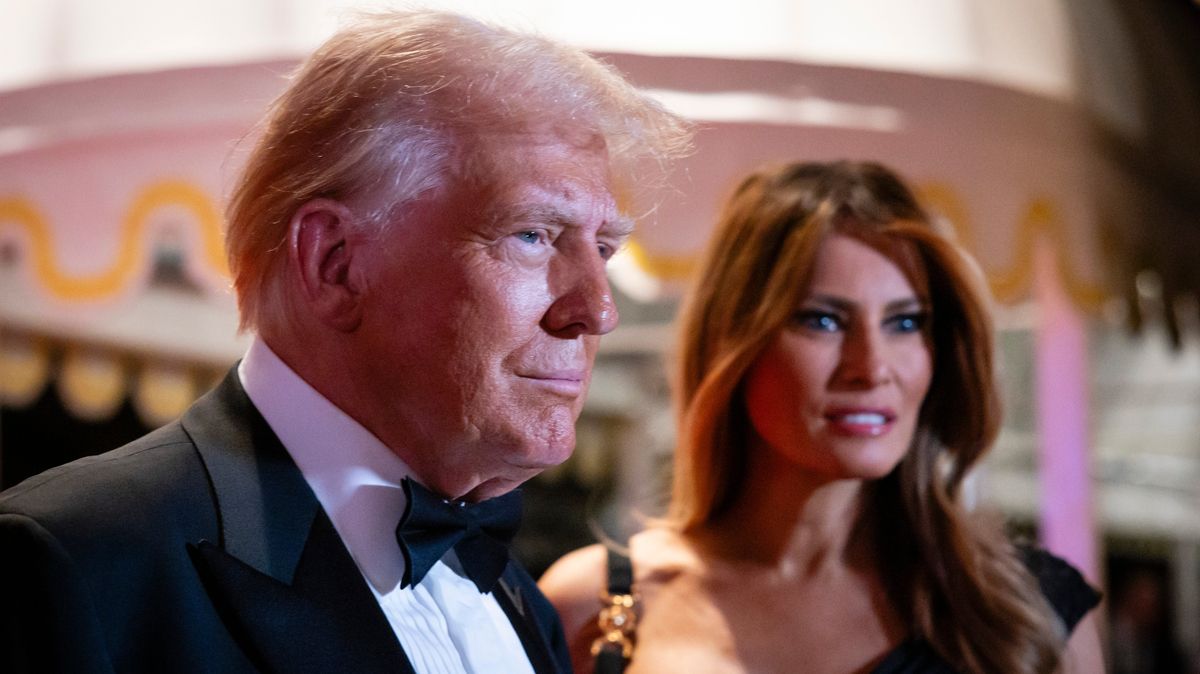 Inside Trump's bizarre NYE 2024 party with Lara Trump singing and Elon Musk's kid - The Mirror US