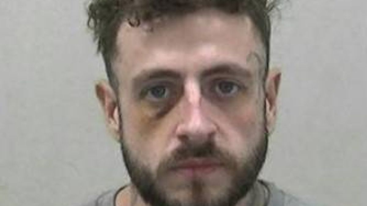 'Staggeringly stupid' man jailed for tattooing three young children - The Mirror US