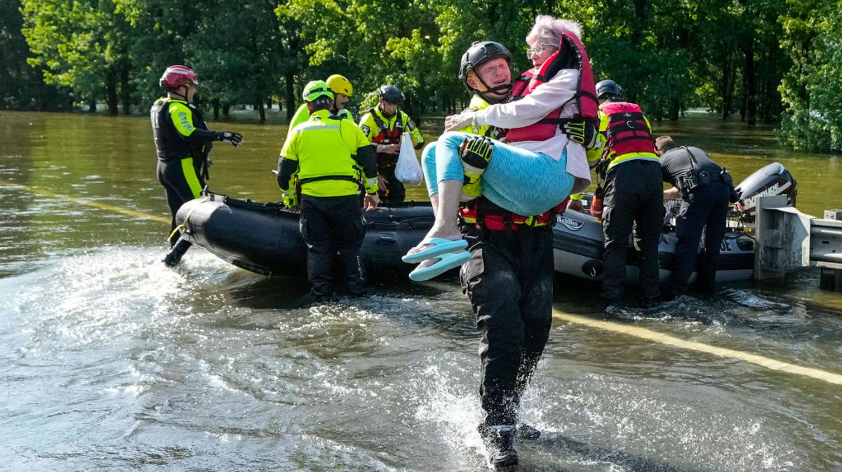 US weather forecast: Texas and Oklahoma flood watch as 224 people rescued from dangerous waters - The Mirror US