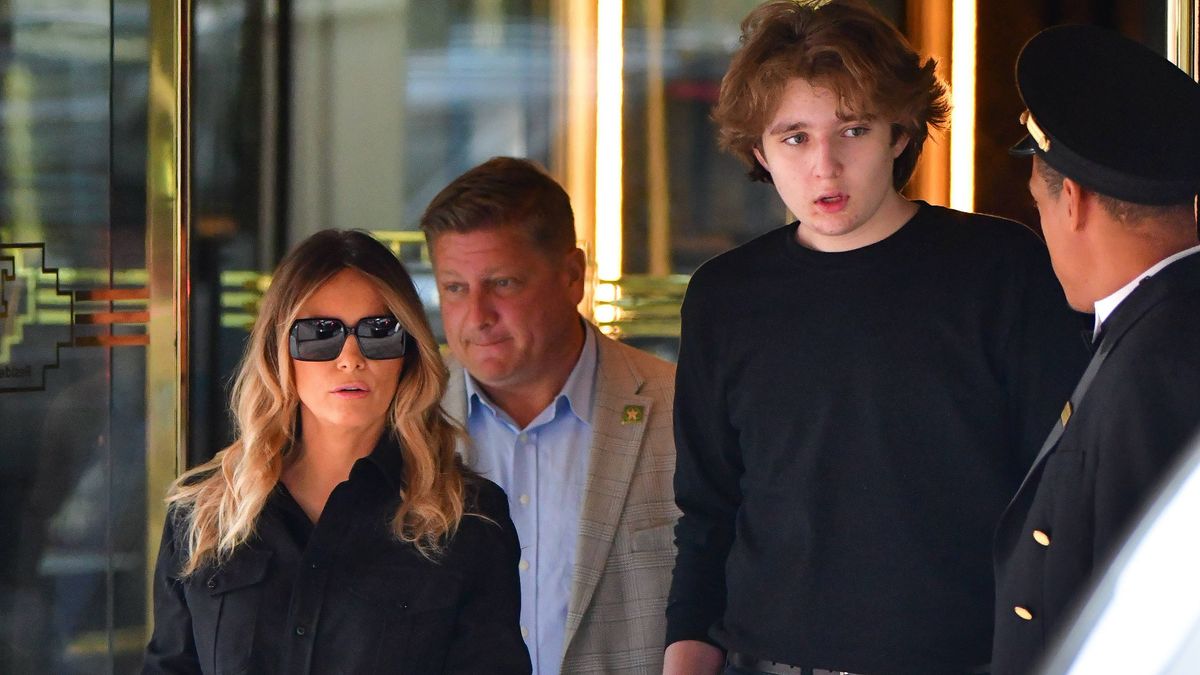Donald Trump reveals how son Barron grew to be an incredible 6ft 7in tall - The Mirror US