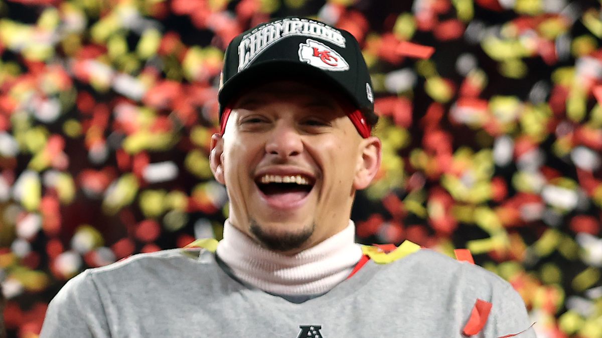 Donald Trump finds way to make Bills-Chiefs about him after AFC Championship thriller - The Mirror US
