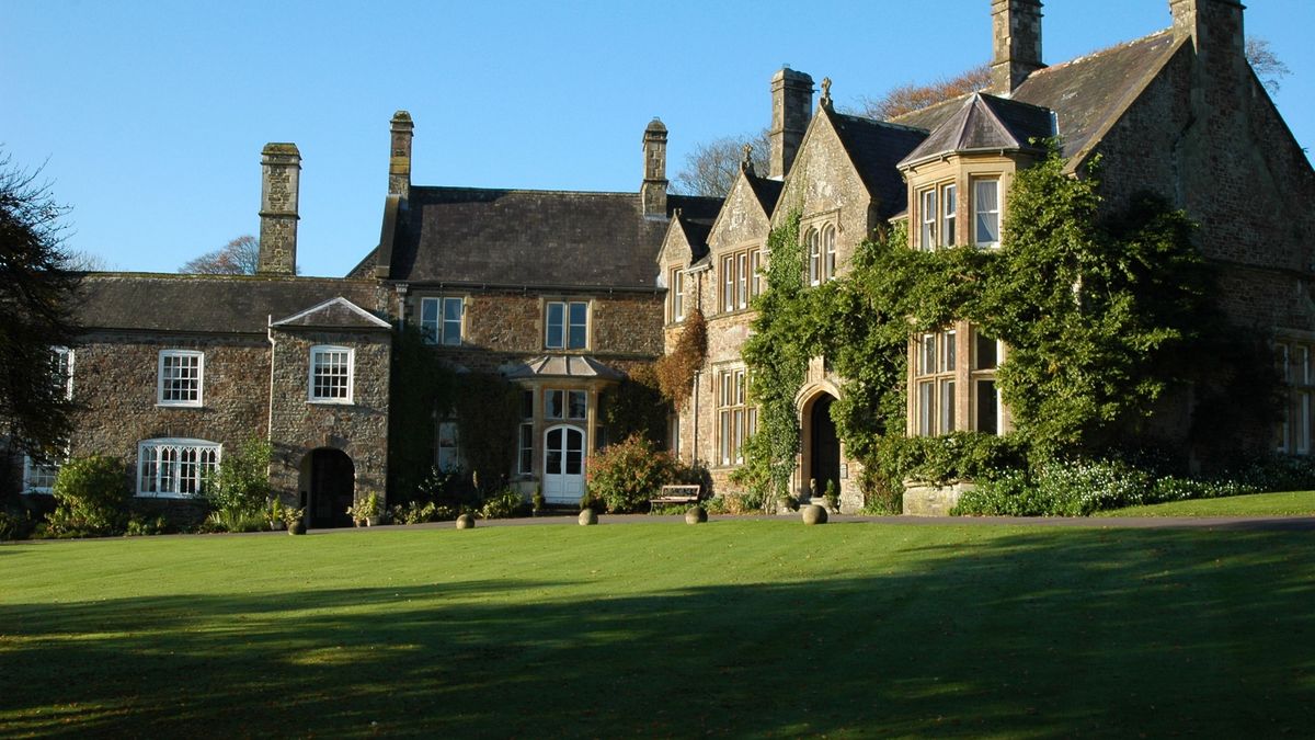 This is what it's like staying in a country hotel that was once leased by King Henry VIII | Wales Online