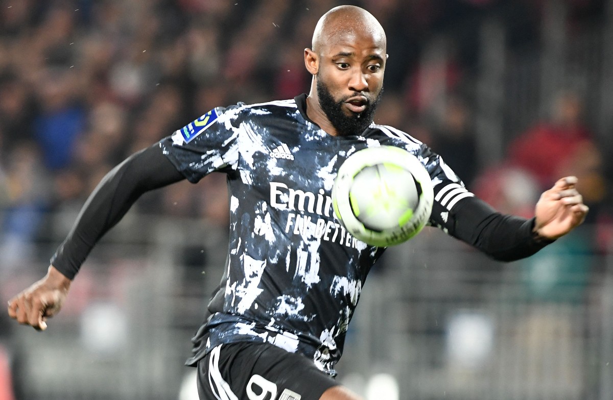 Moussa Dembele to leave Lyon for free amid Manchester United interest