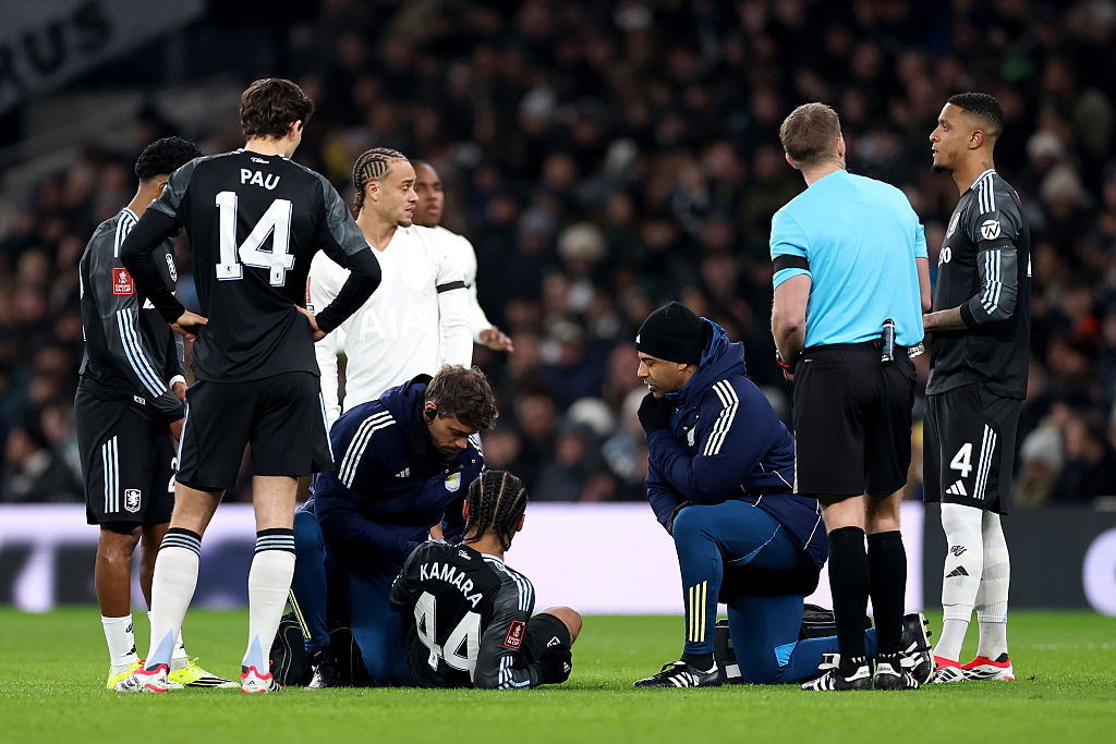 Aston Villa boss Emery provides update on Martinez and Kamara ahead of Everton clash