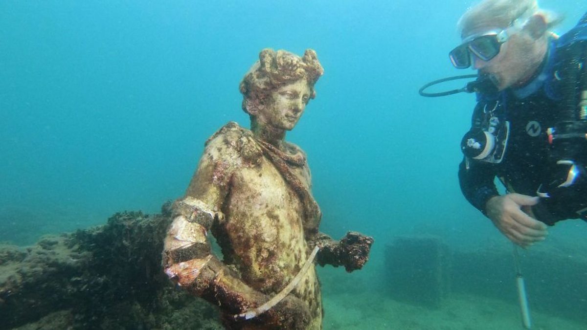 Five underwater cities from around the world - BBC Bitesize