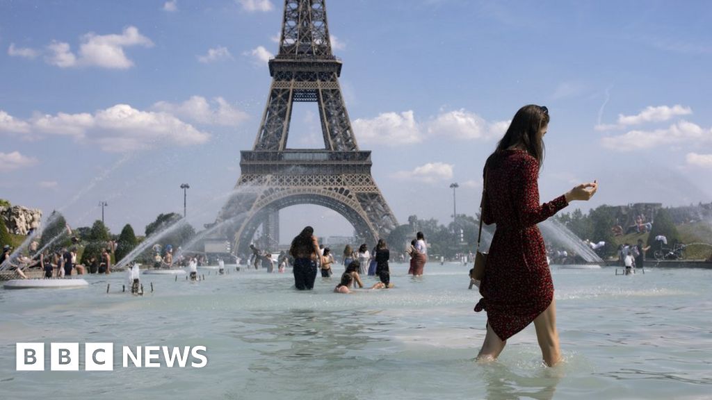 France heatwave: Paris region closes schools