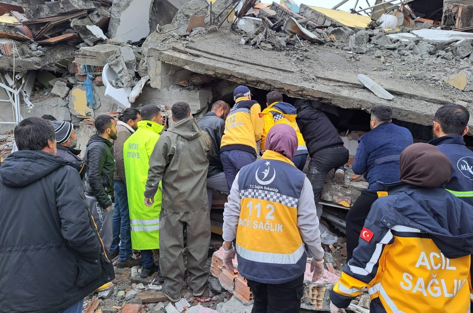 Kahramanmaraş, Hatay, Gaziantep suspend flights after 7.7 earthquake | Daily Sabah