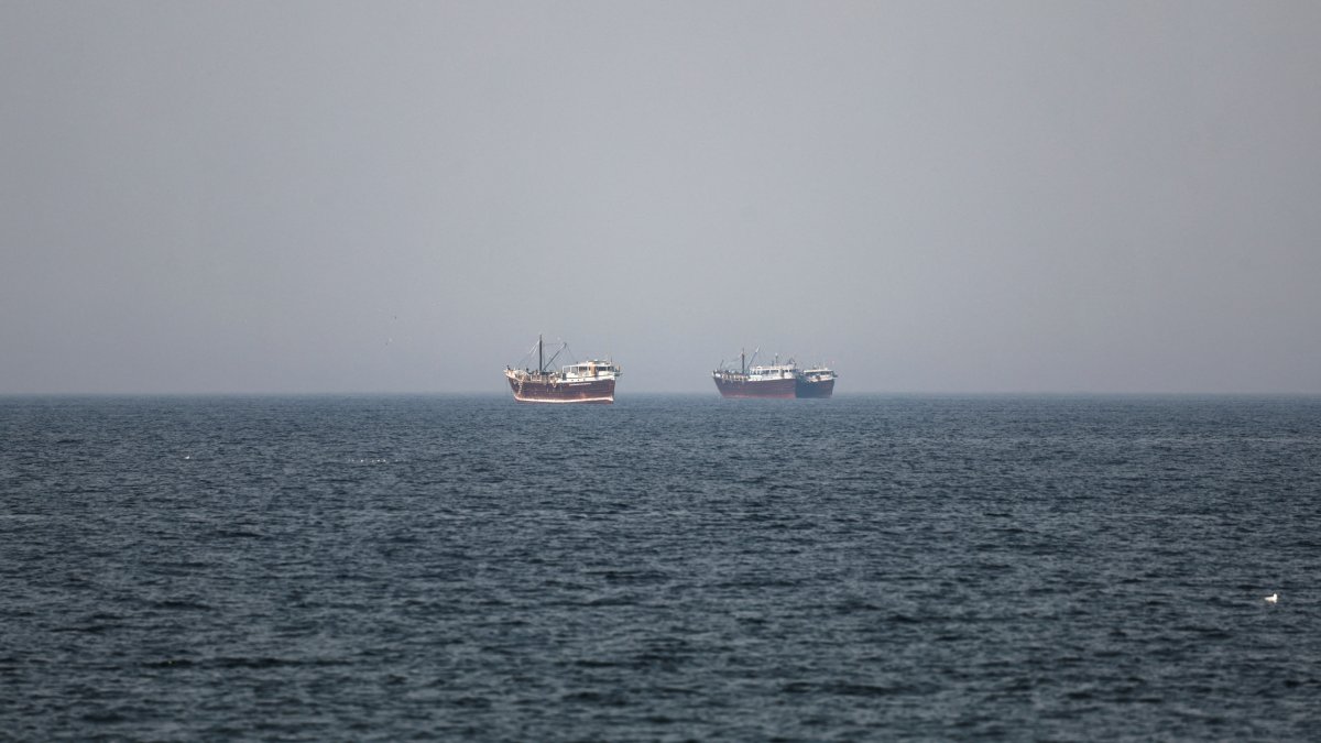 Drone attack on key port in Oman hits fuel tank: State media | Daily Sabah
