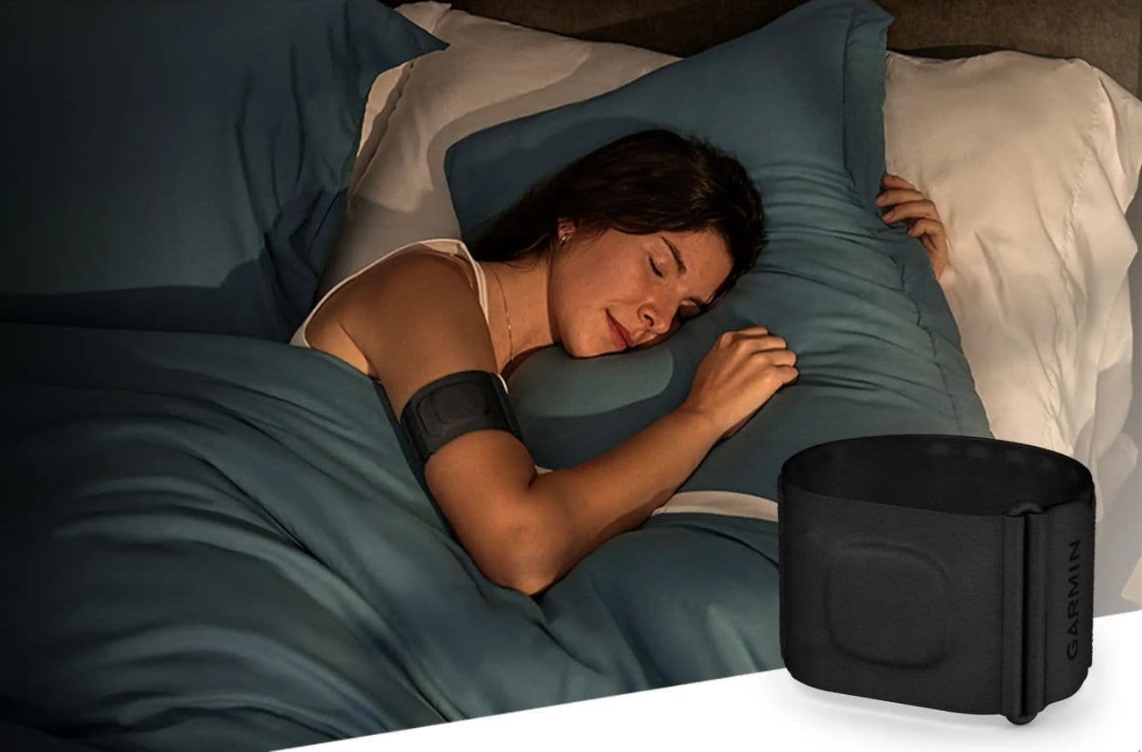 睡眠モニタリングデバイス「インデックス スリープ モニター」睡眠の質や呼吸状況を計測分析！ストレスフリーな着け心地のアームバンド型 [インターネットコム]