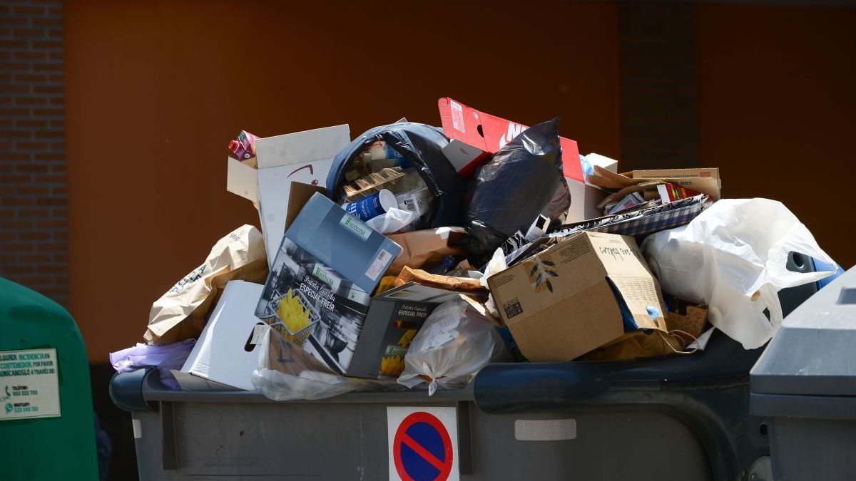 El Ayuntamiento de León cobrará dos veces la tasa de recogida de basura por su mala gestión