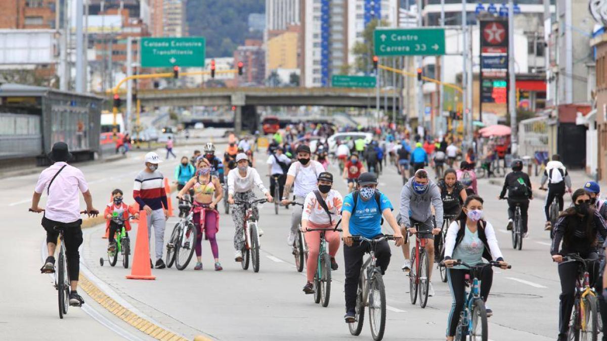 Activistas de Nueva York hacen petición para replicar la ciclovía: 'Es hora de seguir el ejemplo de Bogotá, el potencial es inmenso'