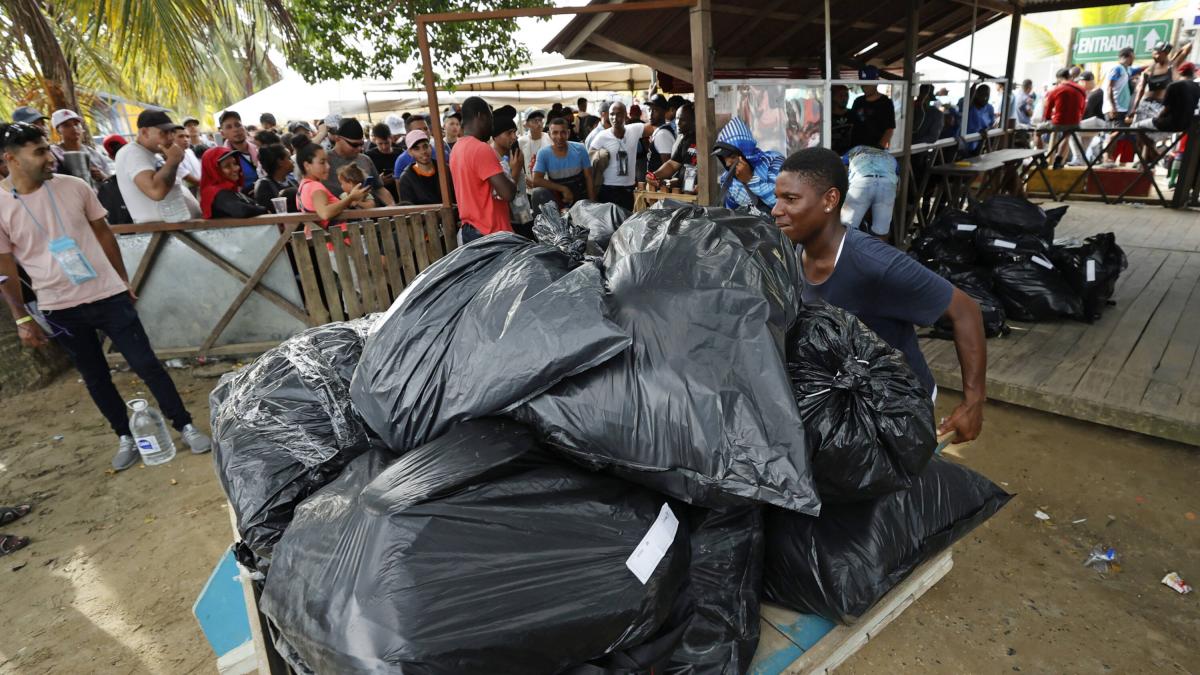 Antioquia: Lanzan alerta por casi 10.000 migrantes represados en Necoclí
