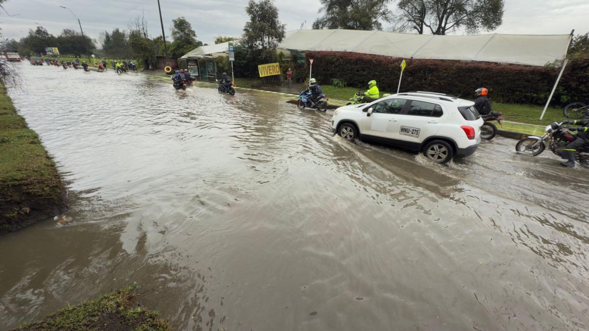 Atención| Colegios en el norte de Bogotá tuvieron clases virtuales por fuertes lluvias y colapso de vías