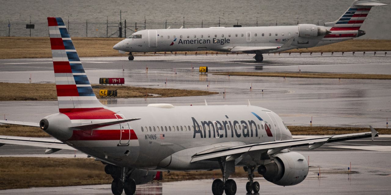 American Airlines, JetBlue Shares Are Dropping After Earnings
