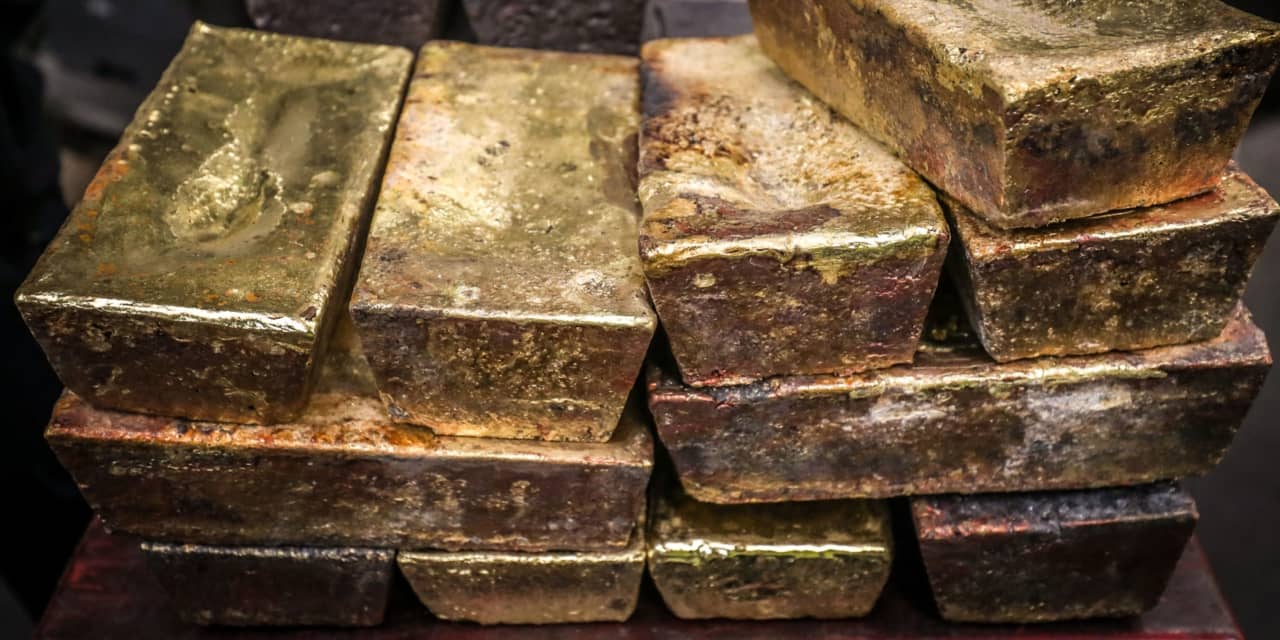Gold, Silver Are Volatile After Slump. Why Trump’s Warsh Fed Pick Is Bashing Prices.