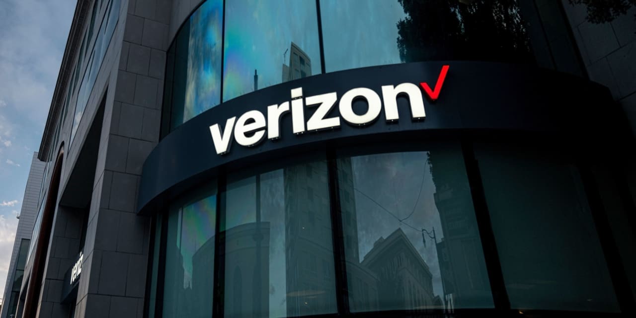 Verizon Executives Rarely Sell Company Stock. This Insider Just Did.