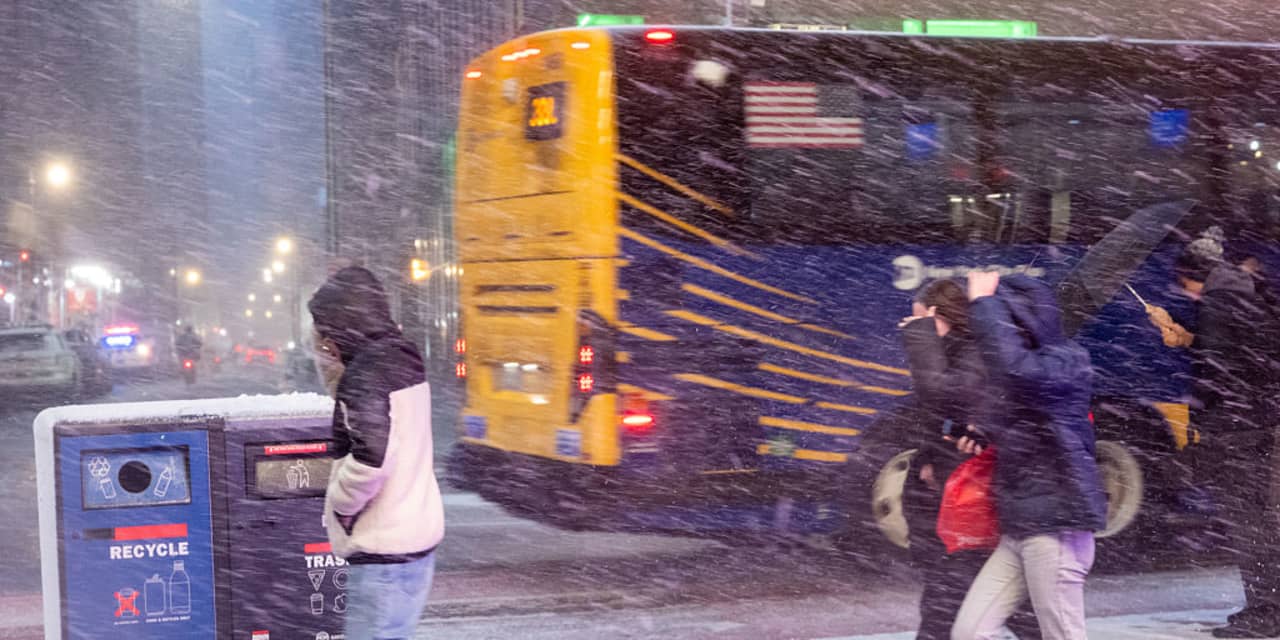 Flights Canceled as Winter Snow Storm Hits Northeast. United Airlines Stock, Delta, JetBlue Fall.