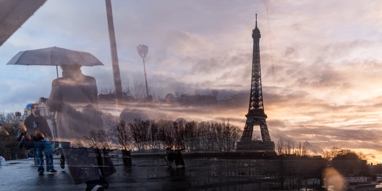 Visiting France? How to Save Money and Avoid Tourist Traps, According to a French Person