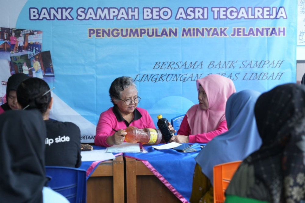 Pertamina Ciptakan Ekonomi Sirkular Lewat Minyak Jelantah Bahan Bakar Pesawat