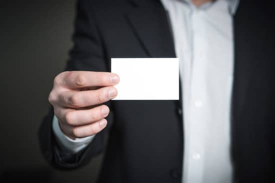 Business Cards: What You Need To Know To Design a Card That Gets Noticed - crowdspring Blog