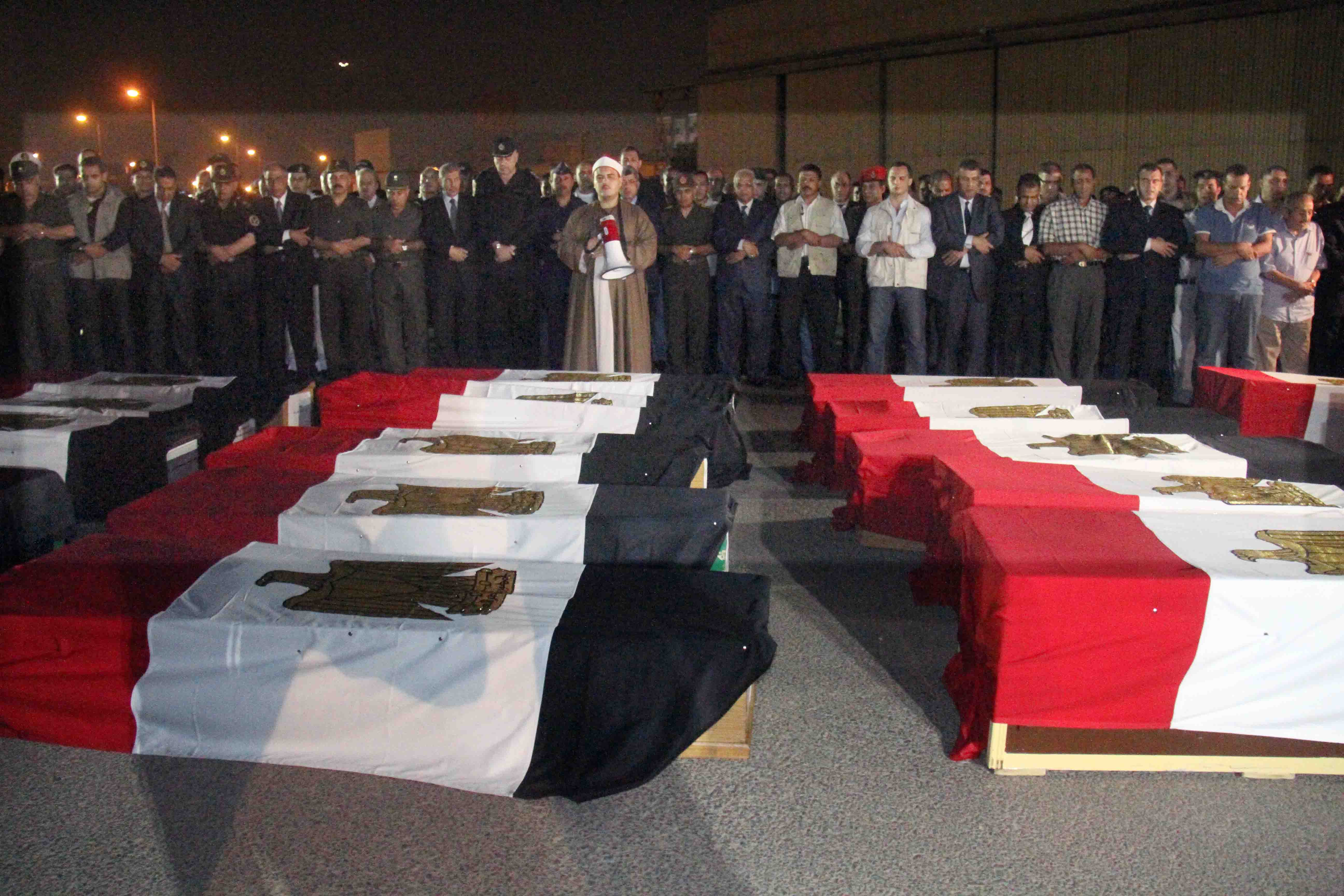 Army captures 11 after killing of 25 conscripts in Sinai - Dailynewsegypt