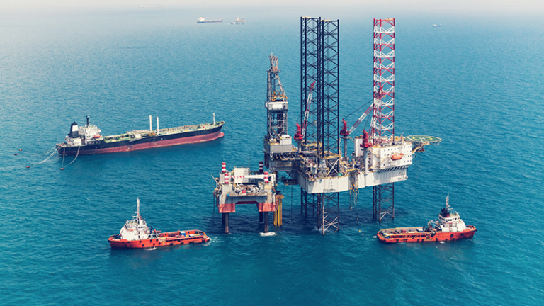 Oil and Gas Prices Surge After Attack on Qatar LNG Facility - Dailynewsegypt