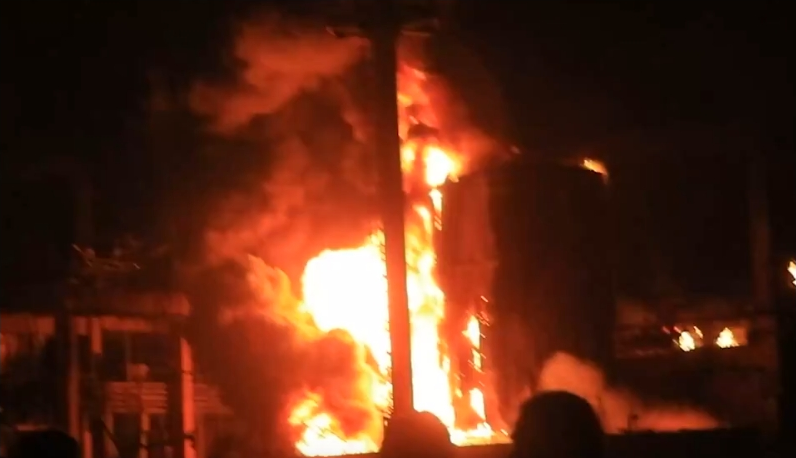 Houthi cement factory burns following Israeli strike | WATCH - JFeed