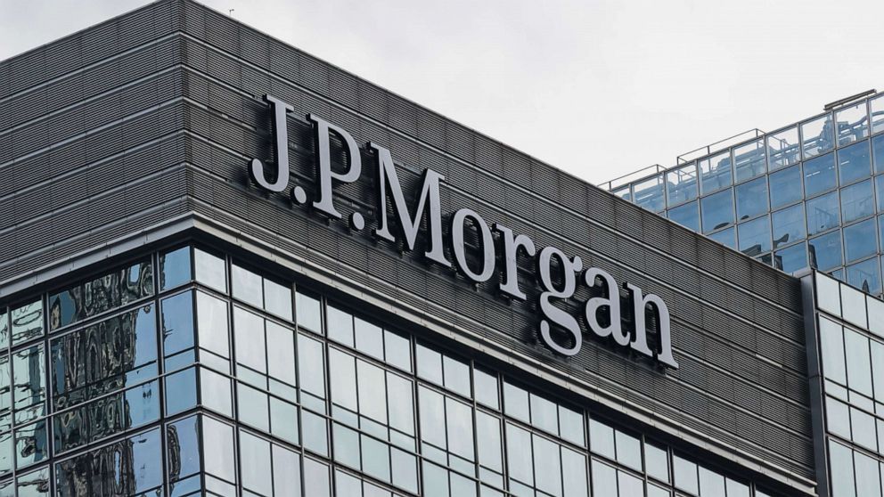 Trump Sues for $5 Billion Over "Political Debanking" - JFeed