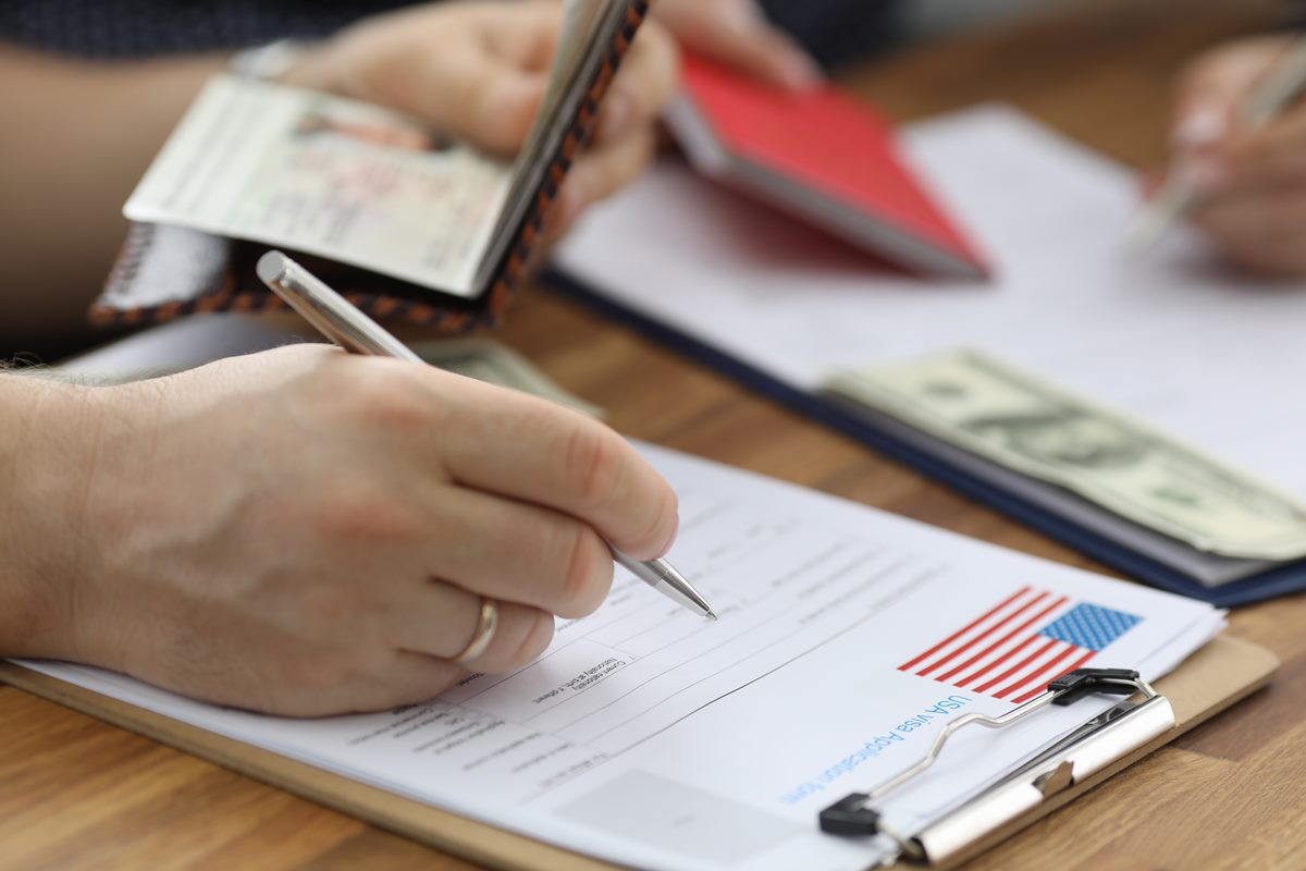 Estados Unidos criam 130 mil vagas em janeiro, muito acima do esperado