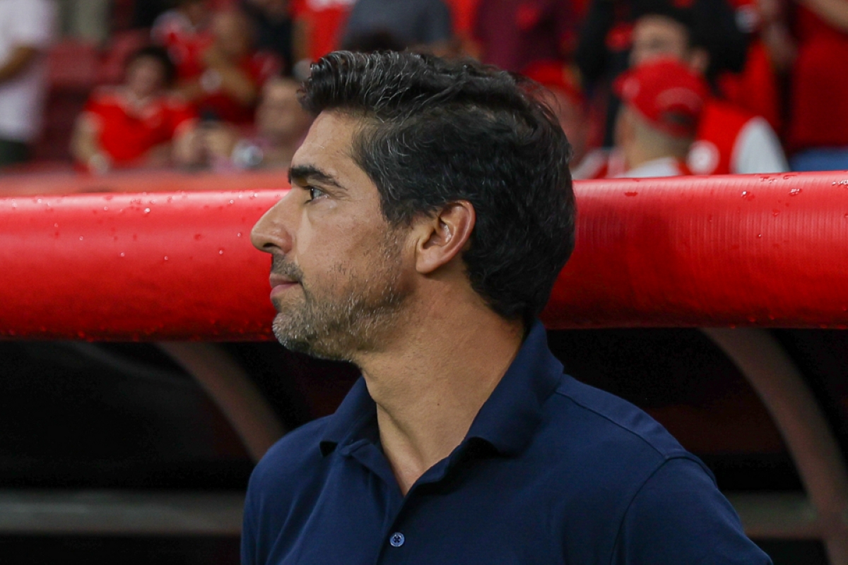 Abel Ferreira questiona Palmeiras não ter pênalti desde outubro