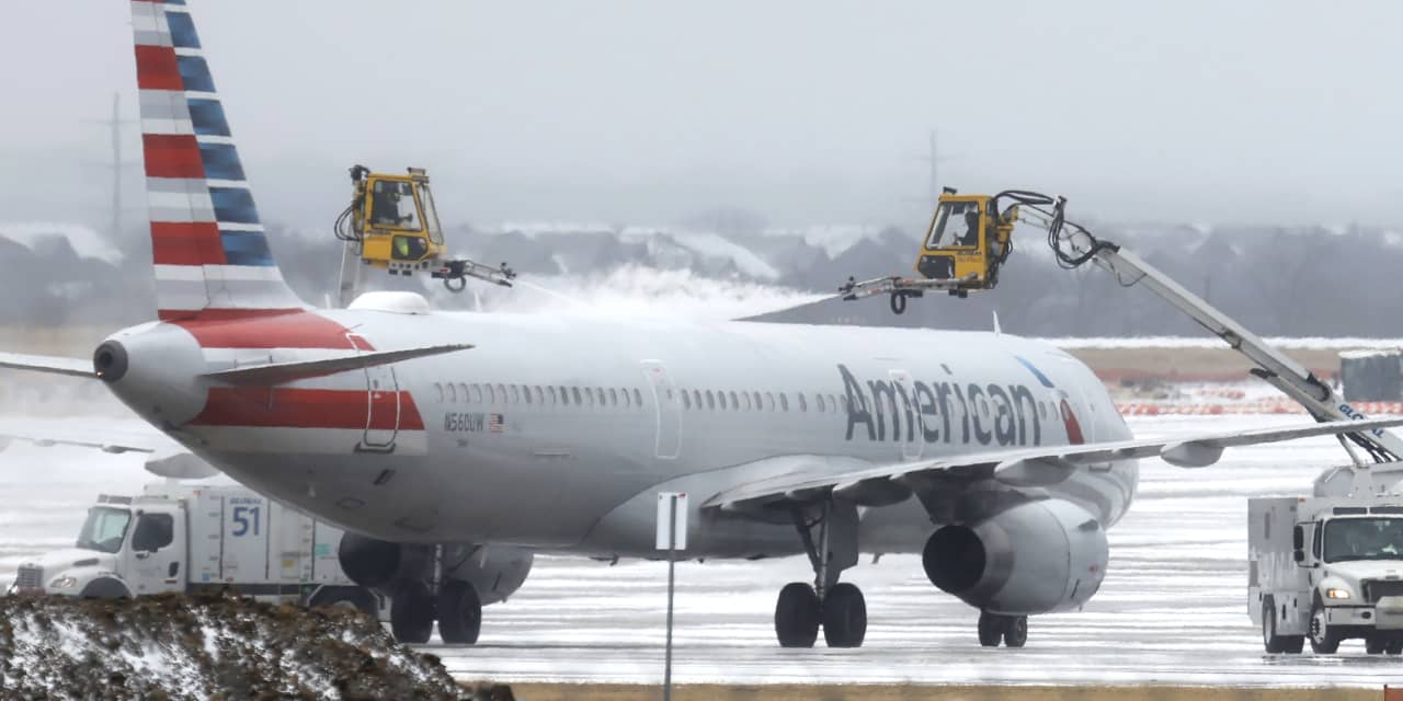 American Airlines provides upbeat revenue outlook despite $200 million hit from winter storm - MarketWatch