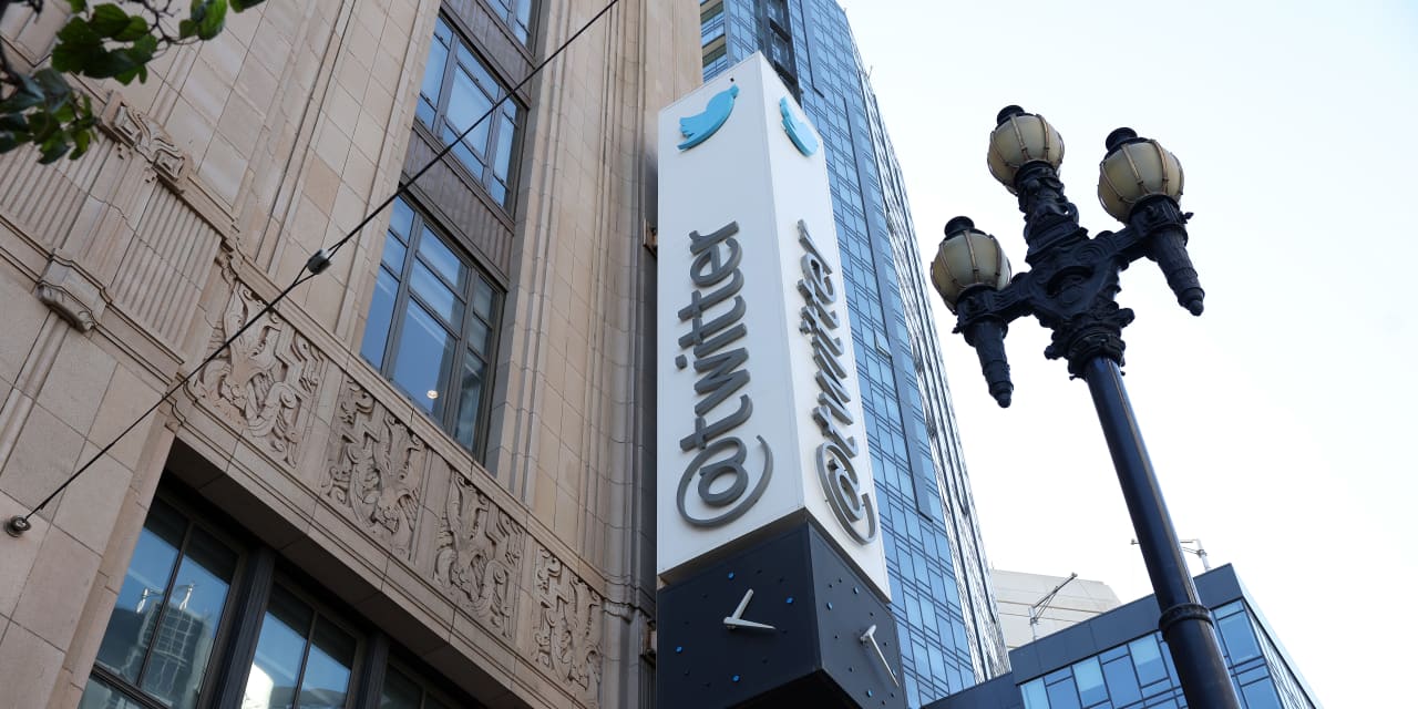 Twitter plans mass layoffs Friday morning, but also faces lawsuit over lack of notice - MarketWatch