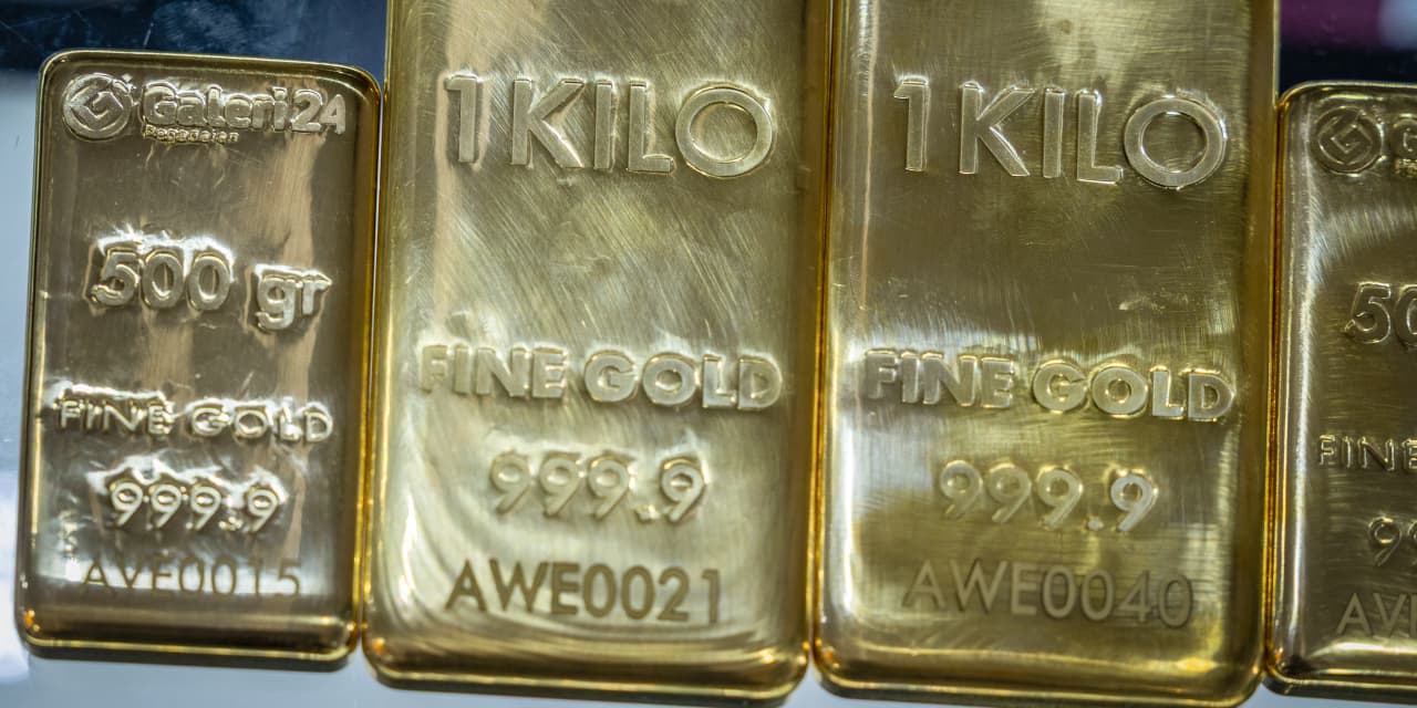 Gold futures reclaim $5,000 mark, buoyed by ‘gradual erosion of confidence’ in the U.S. dollar - MarketWatch