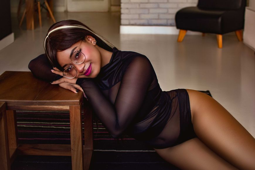Browse Thousands of Cam Models on Teams, Discord, Skype & Telegram