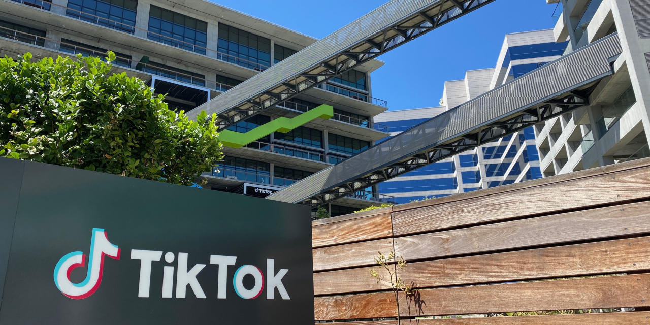 Exclusive | TikTok Sale to Oracle, Walmart Is Shelved as Biden Reviews Security - WSJ