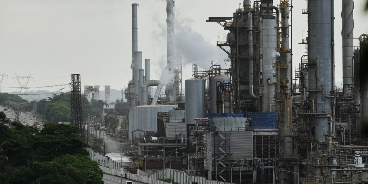 Exclusive | Trump’s Hint to Oil Executives Weeks Before Maduro Ouster: ‘Get Ready’ - WSJ