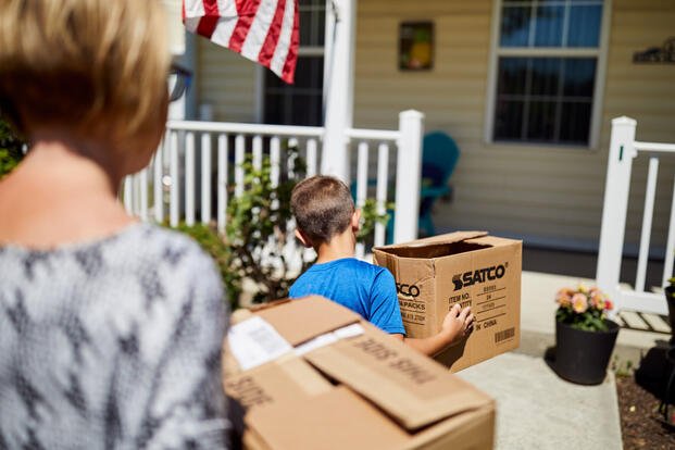 New STAY Act Aims to Cut PCS Moves for Military Families | Military.com