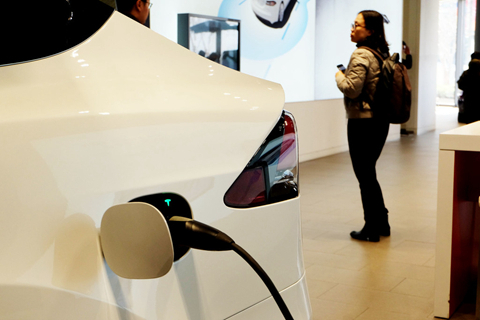 Deformed Chassis Put Nio EV on Fire - Caixin Global