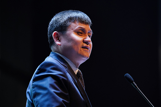 Opinion: Why People Are Supporting Infectious Disease Expert Zhang Wenhong - Caixin Global