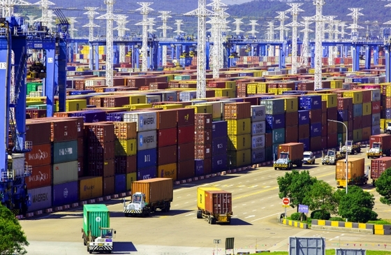Cost of Shipping Between China and U.S. Plunges - Caixin Global
