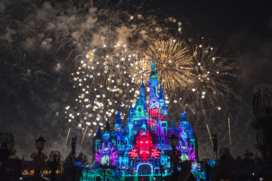 Shanghai Wins Applause for Its Handling of Disneyland Covid Emergency - Caixin Global