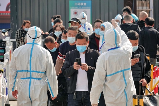 Keep Zero-Covid Strategy Intact Until ‘Barrier of Immunity’ Established, Top Epidemiologist Says - Caixin Global