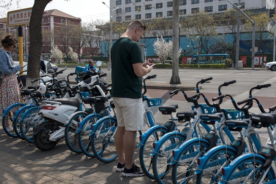 China’s Digital Payment Behemoths Try to Improve Foreign User Experience - Caixin Global