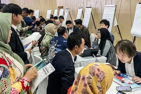 Japanese Hotels Scout Talent Across Asia Amid Labor Crunch - Caixin Global