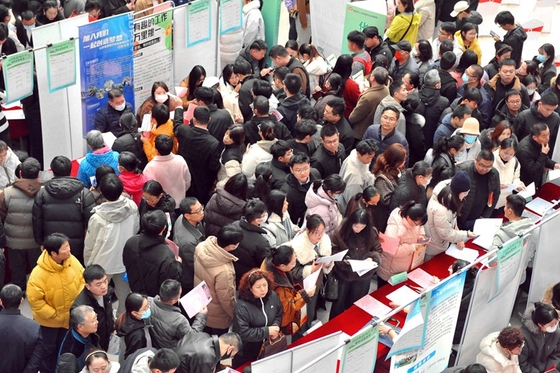 China’s Gig Economy Grows as Demographics Shift, Labor Market Tightens - Caixin Global