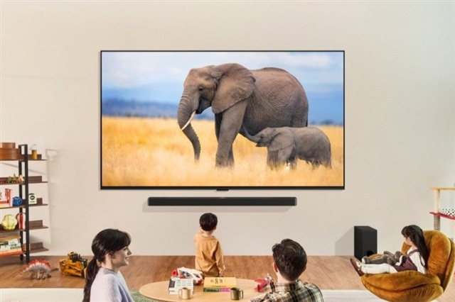Samsung accelerating its global TV expansion; LG takes dual-track approach to high-end market